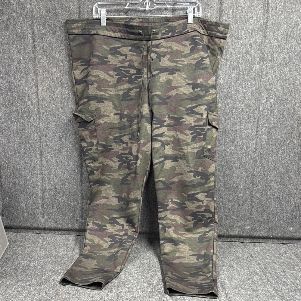 ONE by Contrarian Camouflage Leggings